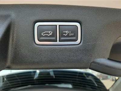 BIAŁY SUV KIA SORENTO z 2024 r., HYBRYDA/BENZYNA, skrzynia biegów AUTOMATYCZNA 159KM, zdjęcie 9 z 32