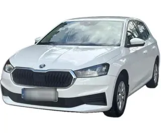 BIAŁY HATCHBACK SKODA FABIA z 2023 r., BENZYNA, skrzynia biegów MANUALNA 110KM, zdjęcie główne