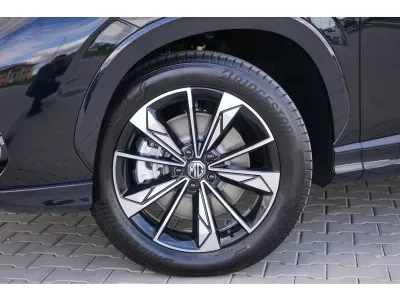 CZARNY SUV MG HS z 2026 r., HYBRYDA/BENZYNA, skrzynia biegów AUTOMATYCZNA 224KM, zdjęcie 8 z 9