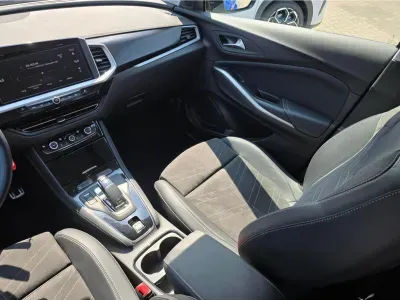 NIEBIESKI SUV OPEL GRANDLAND z 2023 r., BENZYNA, skrzynia biegów AUTOMATYCZNA 130KM, zdjęcie 18 z 20