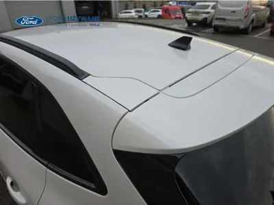 BIAŁY SUV FORD KUGA z 2020 r., BENZYNA, skrzynia biegów MANUALNA 110KM, zdjęcie 10 z 28