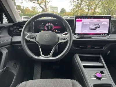 SREBRNY SUV VOLKSWAGEN TIGUAN z 2024 r., BENZYNA, skrzynia biegów AUTOMATYCZNA 131KM, zdjęcie 2 z 19