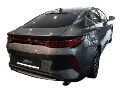 SZARY SEDAN JAC J7 PLUS z 2026 r., BENZYNA, skrzynia biegów AUTOMATYCZNA 136KM, zdjęcie 7 z 9