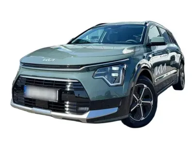 ZIELONY SUV KIA NIRO z 2026 r., HYBRYDA/BENZYNA, skrzynia biegów AUTOMATYCZNA 100KM, zdjęcie główne
