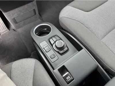 BIAŁY HATCHBACK BMW I3 z 2022 r., ELEKTRYCZNY, skrzynia biegów AUTOMATYCZNA 170KM, zdjęcie 2 z 17