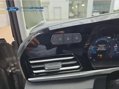 ZŁOTY VAN FORD TOURNEO CONNECT z 2026 r., DIESEL, skrzynia biegów AUTOMATYCZNA 90KM, zdjęcie 26 z 32