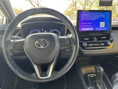 BIAŁY KOMBI TOYOTA COROLLA z 2023 r., HYBRYDA/BENZYNA, skrzynia biegów AUTOMATYCZNA 140KM, zdjęcie 3 z 19