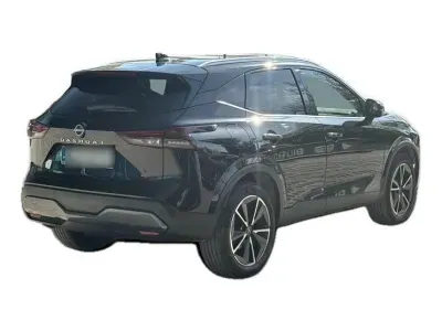 CZARNY SUV NISSAN QASHQAI z 2022 r., BENZYNA, skrzynia biegów AUTOMATYCZNA 158KM, zdjęcie 18 z 19