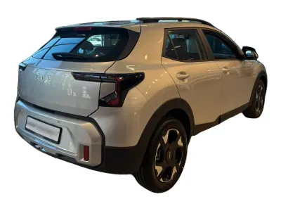 SREBRNY CROSSOVER KIA STONIC z 2026 r., BENZYNA, skrzynia biegów MANUALNA 100KM, zdjęcie 2 z 2