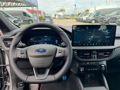 SZARY SUV FORD KUGA z 2026 r., BENZYNA, skrzynia biegów AUTOMATYCZNA 180KM, zdjęcie 11 z 14
