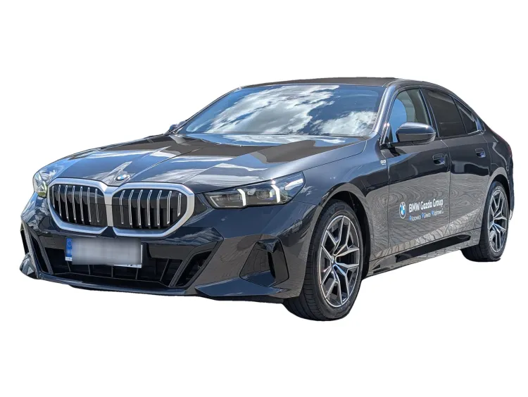 SZARY SEDAN BMW 520I z 2025 r., BENZYNA, skrzynia biegów AUTOMATYCZNA 184KM, zdjęcie główne