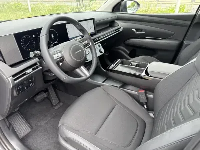 BIAŁY SUV HYUNDAI TUCSON z 2026 r., BENZYNA, skrzynia biegów AUTOMATYCZNA 150KM, zdjęcie 9 z 17