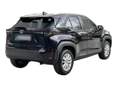 CZARNY SUV TOYOTA YARIS-CROSS z 2022 r., HYBRYDA/BENZYNA, skrzynia biegów AUTOMATYCZNA 116KM, zdjęcie 15 z 19