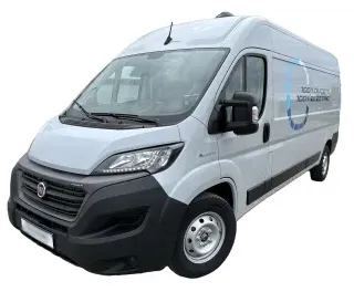 SZARY DOSTAWCZY FIAT E- DUCATO z 2021 r., ELEKTRYCZNY, skrzynia biegów AUTOMATYCZNA 122KM, zdjęcie główne