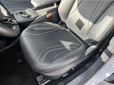 BIAŁY SUV FORD MUSTANG MACH E z 2022 r., ELEKTRYCZNY, skrzynia biegów AUTOMATYCZNA 269KM, zdjęcie 8 z 19