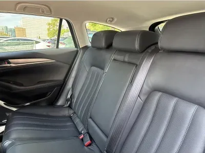 CZERWONY KOMBI MAZDA 6 z 2022 r., BENZYNA, skrzynia biegów AUTOMATYCZNA 165KM, zdjęcie 10 z 19