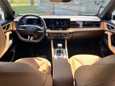 SREBRNY SUV MG HS z 2026 r., HYBRYDA/BENZYNA, skrzynia biegów AUTOMATYCZNA 224KM, zdjęcie 3 z 19