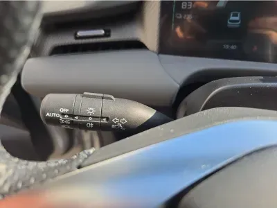 SZARY SUV MG MGS5 EV z 2025 r., ELEKTRYCZNY, skrzynia biegów AUTOMATYCZNA 125KM, zdjęcie 17 z 28