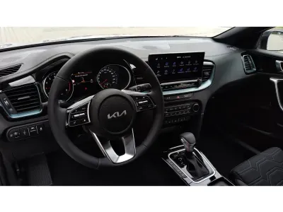 BIAŁY CROSSOVER KIA XCEED z 2026 r., BENZYNA, skrzynia biegów AUTOMATYCZNA 150KM, zdjęcie 18 z 19