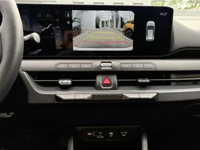 BIAŁY HATCHBACK KIA K4 z 2026 r., BENZYNA, skrzynia biegów AUTOMATYCZNA 150KM, zdjęcie 4 z 11