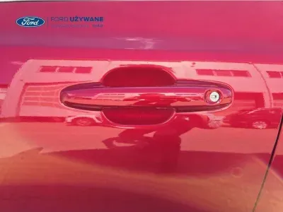CZERWONY HATCHBACK FORD FOCUS z 2023 r., BENZYNA, skrzynia biegów MANUALNA 92KM, zdjęcie 6 z 27