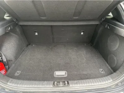CZARNY HATCHBACK KIA CEED z 2022 r., BENZYNA, skrzynia biegów AUTOMATYCZNA 160KM, zdjęcie 4 z 19