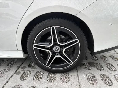 BIAŁY SEDAN MERCEDES CLASE CLA z 2022 r., BENZYNA, skrzynia biegów AUTOMATYCZNA 163KM, zdjęcie 3 z 19