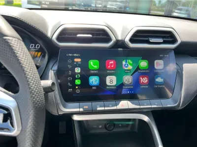 SZARY SUV MG ZS z 2026 r., HYBRYDA/BENZYNA, skrzynia biegów AUTOMATYCZNA 197KM, zdjęcie 7 z 10