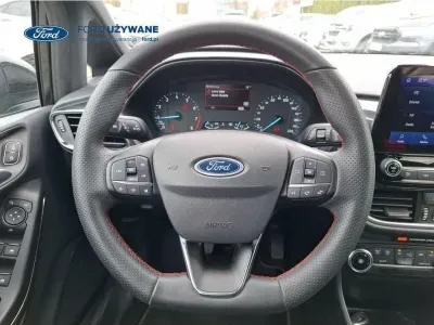 CZARNY HATCHBACK FORD FIESTA z 2023 r., BENZYNA, skrzynia biegów MANUALNA 74KM, zdjęcie 26 z 27