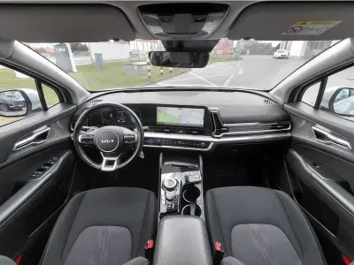 SREBRNY SUV KIA SPORTAGE z 2023 r., BENZYNA, skrzynia biegów AUTOMATYCZNA 110KM, zdjęcie 25 z 25