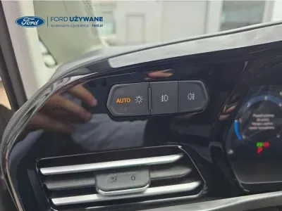 ZŁOTY VAN FORD TOURNEO CONNECT z 2026 r., DIESEL, skrzynia biegów AUTOMATYCZNA 90KM, zdjęcie 7 z 27
