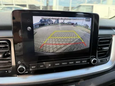 SZARY SUV KIA STONIC z 2025 r., BENZYNA, skrzynia biegów MANUALNA 58KM, zdjęcie 14 z 22