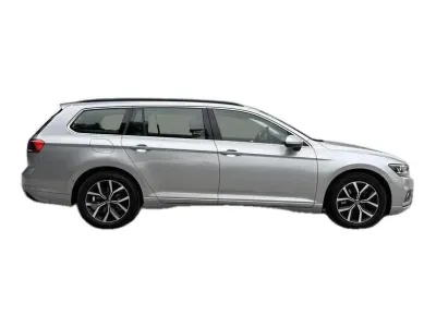 SREBRNY KOMBI VOLKSWAGEN PASSAT z 2023 r., BENZYNA, skrzynia biegów AUTOMATYCZNA 150KM, zdjęcie 5 z 19