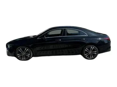 CZARNY SEDAN MERCEDES CLASE CLA z 2023 r., BENZYNA, skrzynia biegów AUTOMATYCZNA 150KM, zdjęcie 10 z 19