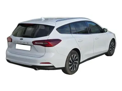 BIAŁY KOMBI FORD FOCUS z 2023 r., DIESEL, skrzynia biegów AUTOMATYCZNA 85KM, zdjęcie 2 z 10