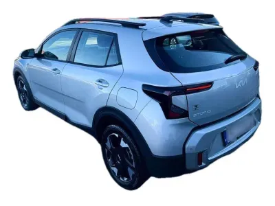 SREBRNY SUV KIA STONIC z 2026 r., BENZYNA, skrzynia biegów MANUALNA 74KM, zdjęcie 13 z 21