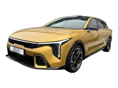ZŁOTY HATCHBACK KIA K4 z 2025 r., BENZYNA, skrzynia biegów AUTOMATYCZNA 180KM, zdjęcie główne