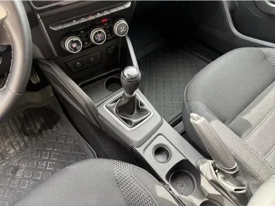 SZARY SUV DACIA DUSTER z 2023 r., BENZYNA, skrzynia biegów MANUALNA 101KM, zdjęcie 15 z 19