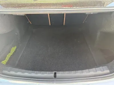SZARY SEDAN BMW SERIE 3 LIM z 2023 r., BENZYNA, skrzynia biegów AUTOMATYCZNA 184KM, zdjęcie 18 z 18