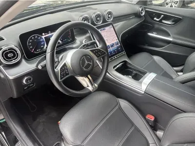 CZARNY KOMBI MERCEDES C-KLASSE-KOMBI z 2022 r., BENZYNA, skrzynia biegów AUTOMATYCZNA 190KM, zdjęcie 5 z 17