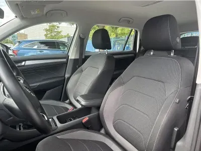 SZARY SUV SKODA KODIAQ z 2022 r., BENZYNA, skrzynia biegów AUTOMATYCZNA 150KM, zdjęcie 7 z 19