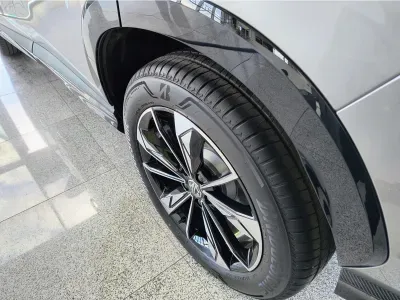 SREBRNY SUV MG HS HYBRID+ z 2026 r., HYBRYDA/BENZYNA, skrzynia biegów AUTOMATYCZNA 224KM, zdjęcie 6 z 16