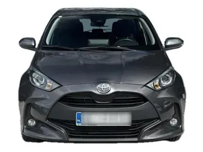 SZARY HATCHBACK TOYOTA YARIS z 2022 r., BENZYNA, skrzynia biegów MANUALNA 125KM, zdjęcie 11 z 19