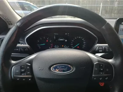 SREBRNY HATCHBACK FORD FOCUS LIM. z 2020 r., BENZYNA, skrzynia biegów MANUALNA 125KM, zdjęcie 20 z 20