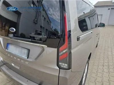 ZŁOTY VAN FORD TOURNEO CONNECT z 2026 r., DIESEL, skrzynia biegów AUTOMATYCZNA 90KM, zdjęcie 21 z 27