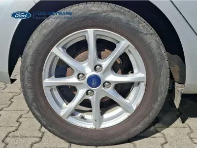 SREBRNY HATCHBACK FORD FIESTA z 2020 r., BENZYNA, skrzynia biegów MANUALNA 55KM, zdjęcie 24 z 29