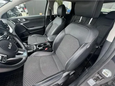 SZARY KOMBI KIA CEED z 2022 r., BENZYNA, skrzynia biegów AUTOMATYCZNA 118KM, zdjęcie 3 z 20
