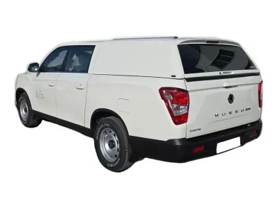 BIAŁY SUV SSANGYONG MUSSO z 2022 r., DIESEL, skrzynia biegów MANUALNA 148KM, zdjęcie 6 z 27