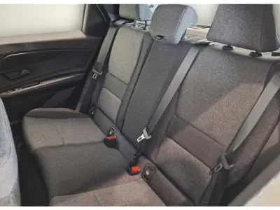 BIAŁY HATCHBACK RENAULT 5 z 2026 r., ELEKTRYCZNY, skrzynia biegów AUTOMATYCZNA 120KM, zdjęcie 5 z 9