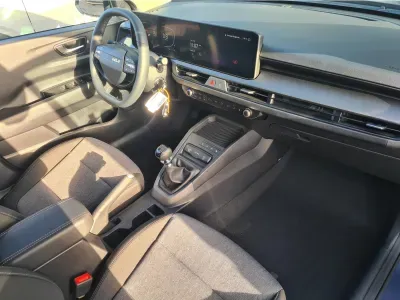 NIEBIESKI HATCHBACK KIA STONIC z 2025 r., BENZYNA, skrzynia biegów MANUALNA 100KM, zdjęcie 9 z 10